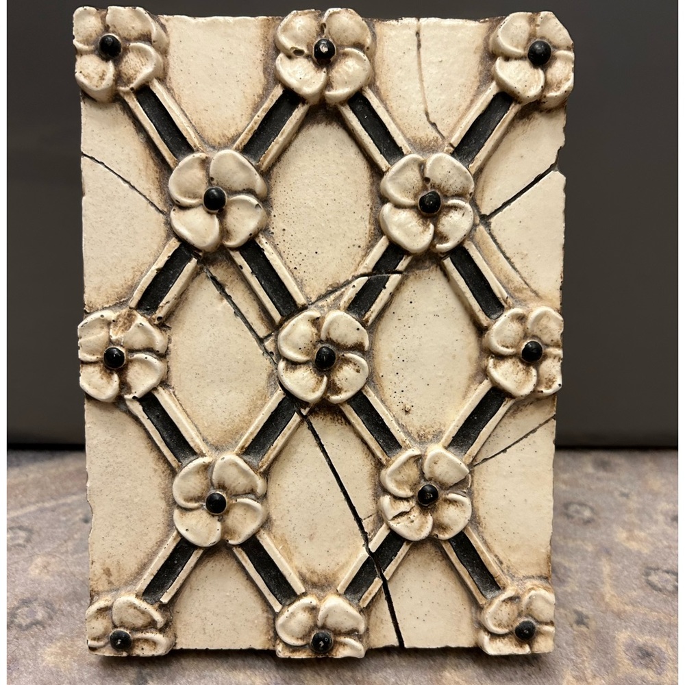 Sid Dickens T27 memory tile